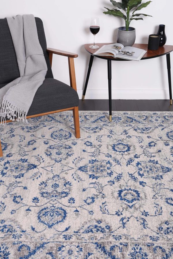 delicate-cassandra-blue-ivory-rug 300×400