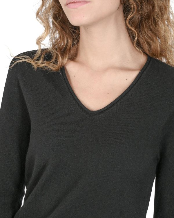 Premium Italian Cashmere V-Neck Sweater – 42 EU