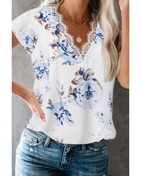 Azura Exchange Scalloped V Neck Short Sleeves Top – L