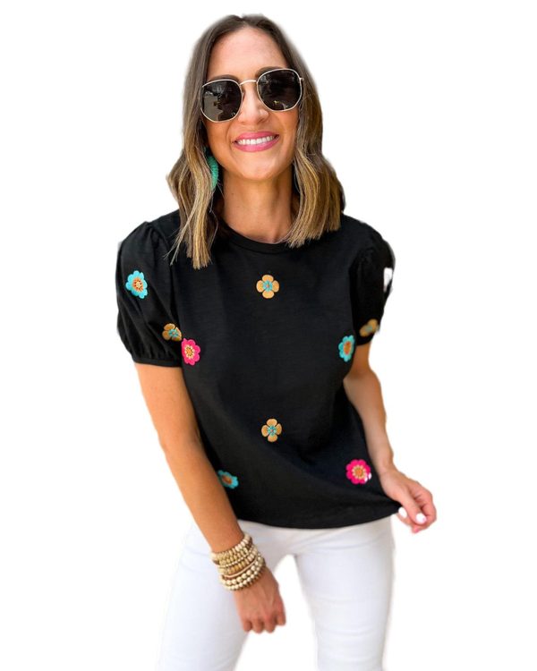 Azura Exchange Embroidered Flower Short Sleeve Tee – L